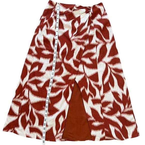 Banana Republic Matching Set – Crop Top (Size 2) & Tulip Midi Skirt (Size 4) - Picture 13 of 14